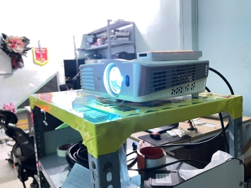 THAY BÓNG ĐÈN MÁY CHIẾU